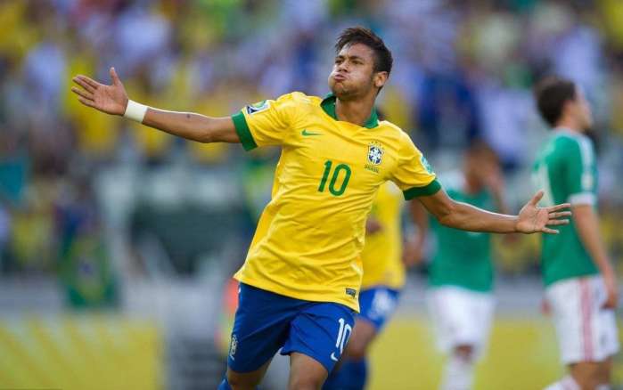 的传球踢准 的传球踢准